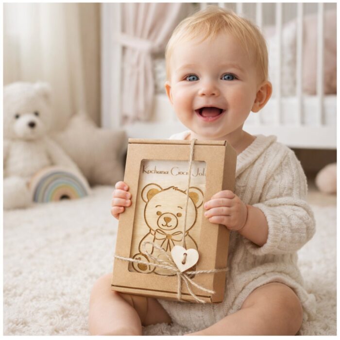 Naturalne drewniane pudełko z personalizowanym zestawem na prośbę o bycie chrzestnym i chrzestną