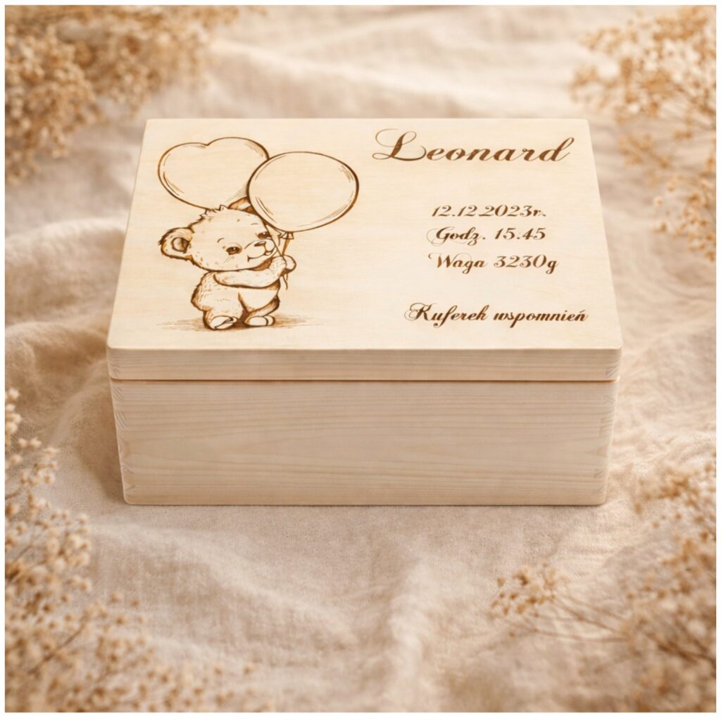 drewniana skrzynka na pamiątki dziecka