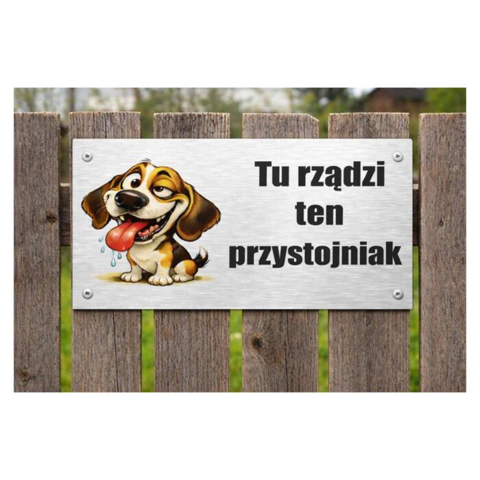Tabliczka informacyjna Uwaga pies z humorystyczną grafiką psa – zbliżenie nadruku