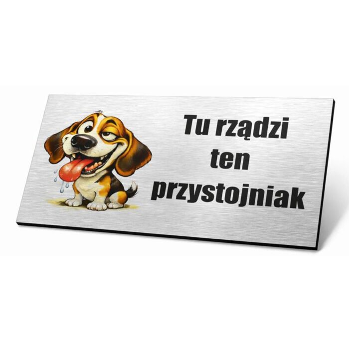 Śmieszna tabliczka ostrzegawcza „Uwaga pies” na bramę lub ogrodzenie – widok z przodu